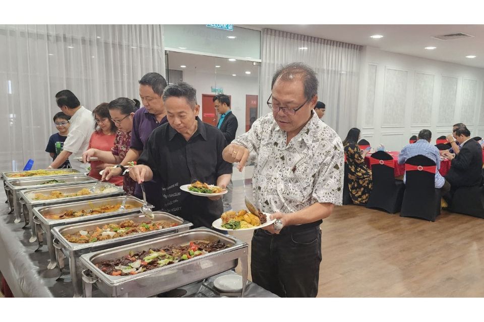 Alumni pictured at the Sabah Keele Day event